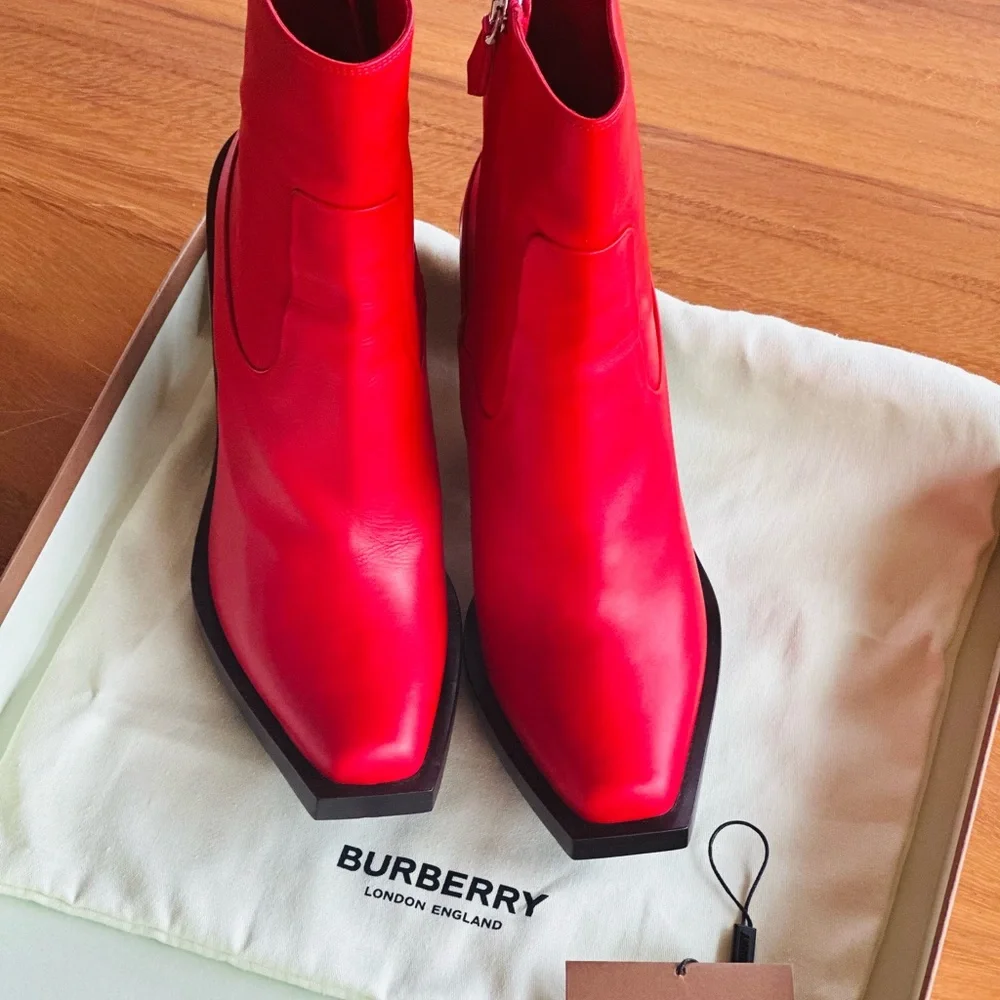 Burberry Red Ankle Boots perfect for Rodeo nights ! - Picture 3 of 7